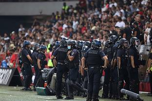 欧冠球员表现评析：C罗连续进球,（欧冠球员表现解读：C罗连场破门）