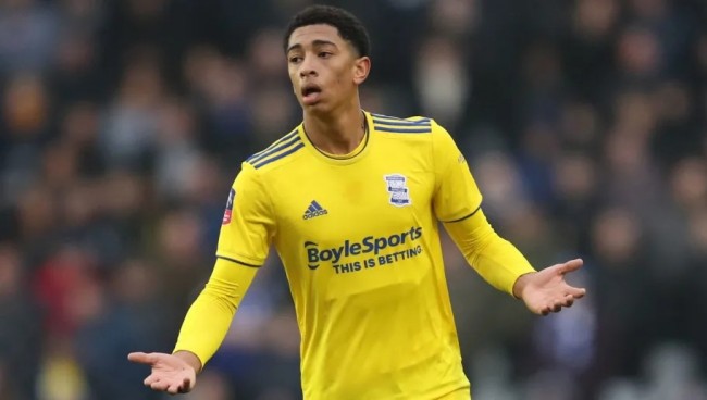 中超降级队换帅风波：洋帅黯然离场，菜鸟能否逆袭？