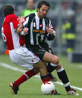 德容：这场胜利是我们应得的，很高兴以榜首位置结束今年（德容：胜利实至名归，欣喜以榜首收官今年）