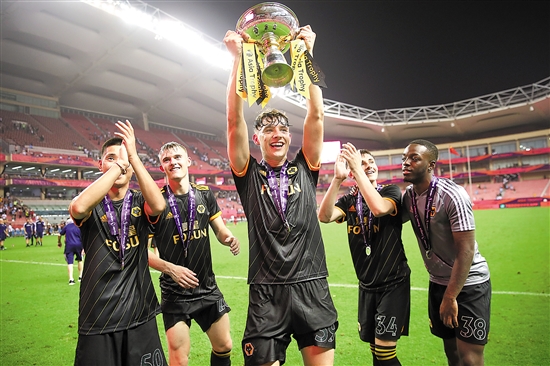 西布朗旧将罗布森-卡努出售饮料公司股份，赚了1500万英镑