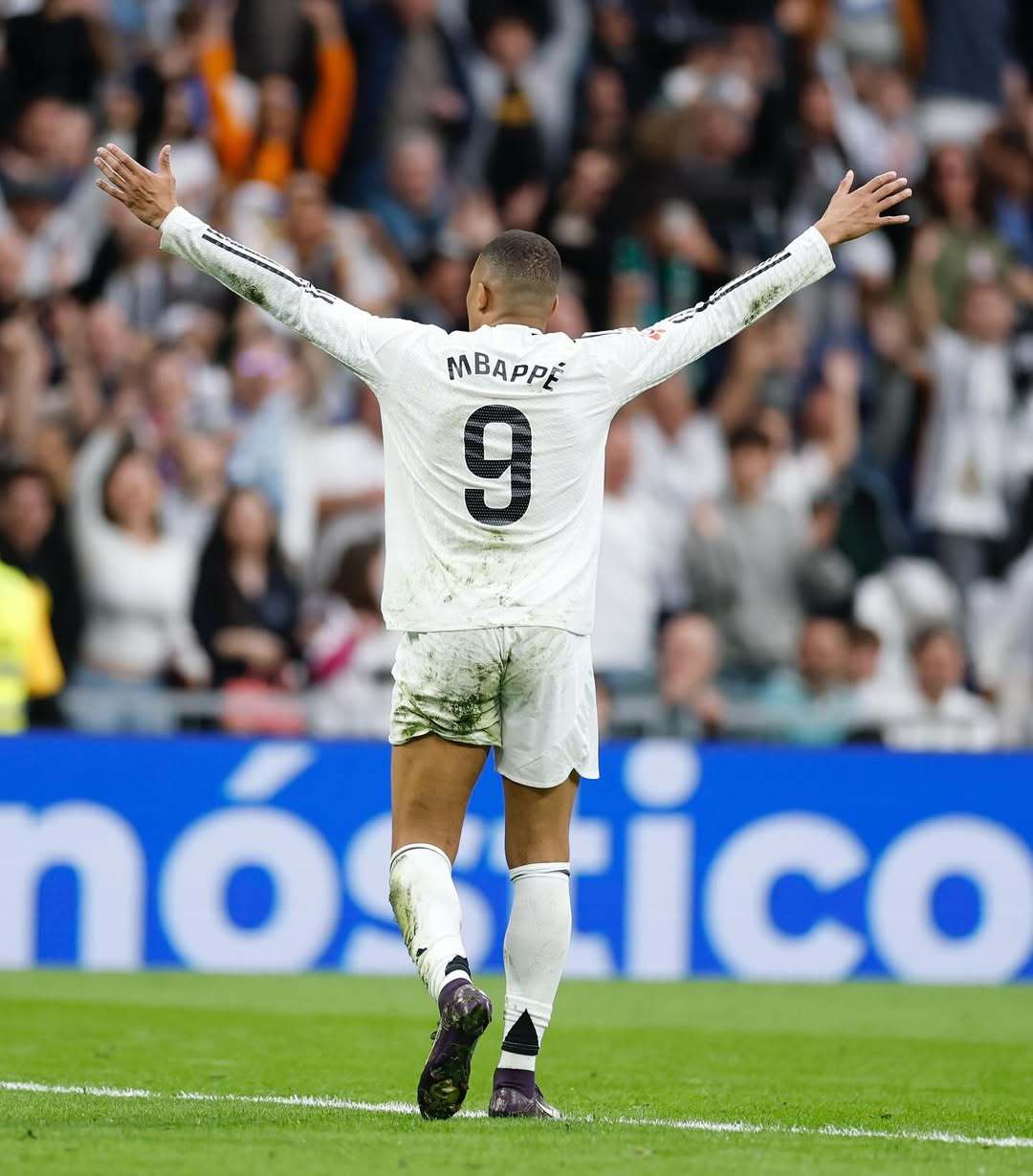 北京时间11月27日04：00，欧冠将会迎来一场...（欧冠焦点之战将于北京时间11月27日04：00打响）