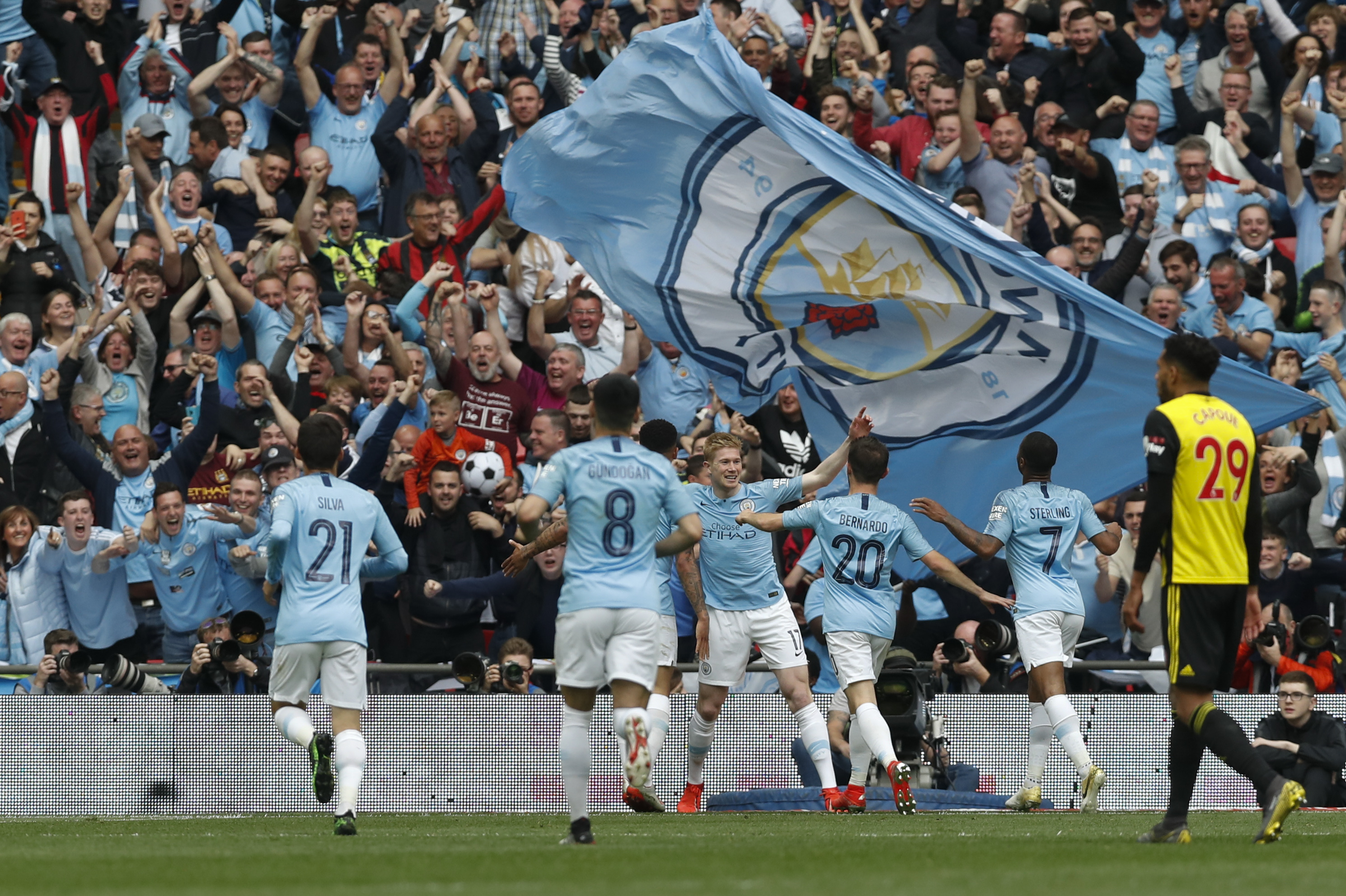 尤尔曼德：我们踢得非常好；弗莱肯的扑救改变了比赛局势