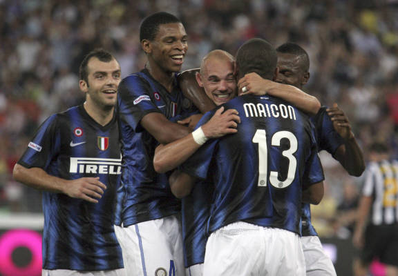 国米赛中年轻球员崛起，老将挣扎，球队面临转型与平衡挑战。