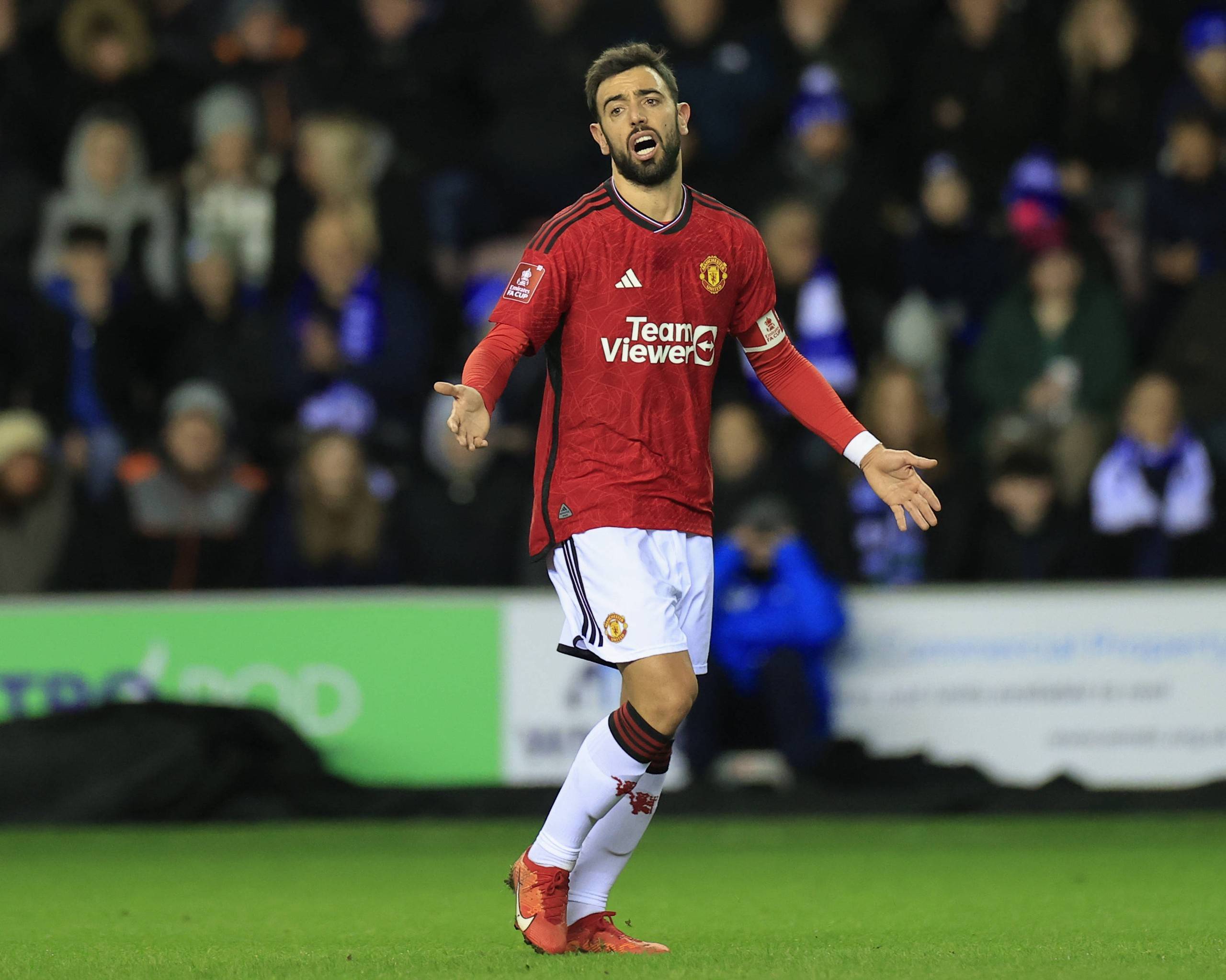 阿森纳恐怖主场难耐欧冠之王 首回合或1-1战平（阿森纳魔鬼主场难撼欧冠霸主 首回合恐以1-1收场）