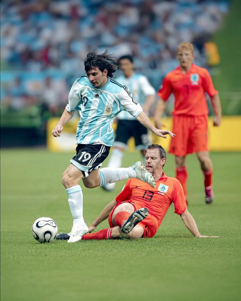 博主：塞尔吉尼奥踢完亚冠将返回巴西，达万已经回巴西治疗（据博主：塞尔吉尼奥亚冠结束后将回巴西，达万已返巴接受治疗）