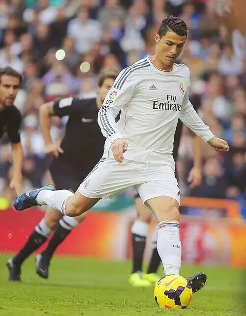 情绪不佳，吉拉西在下半场被换下时拒绝与主教练科瓦奇握手